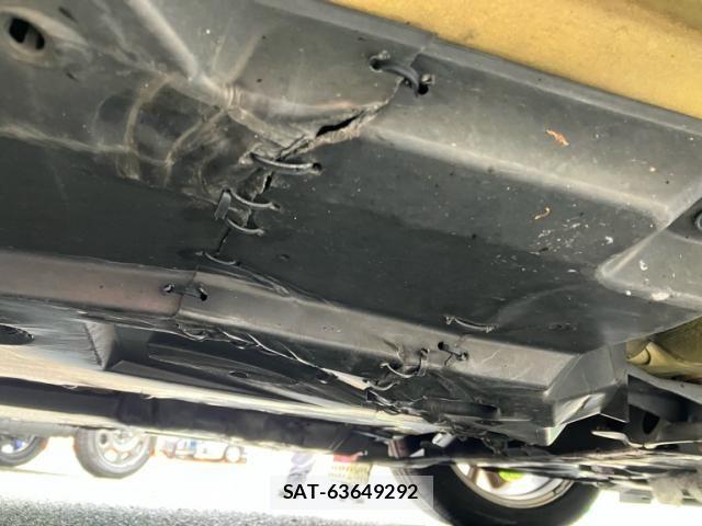 Toyota C-HR 2017-02 7250123-25