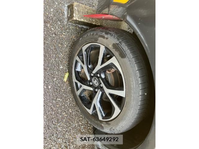 Toyota C-HR 2017-02 7250123-4