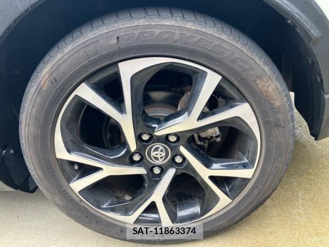 Toyota C-HR 2018-08 7250138-9