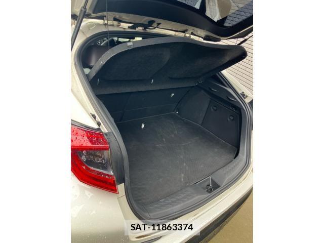 Toyota C-HR 2018-08 7250138-11