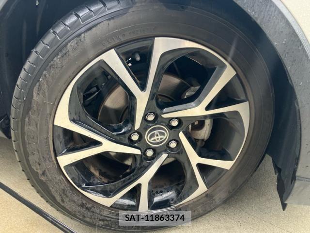 Toyota C-HR 2018-08 7250138-7
