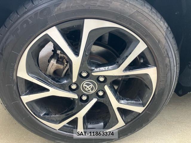 Toyota C-HR 2018-08 7250138-8