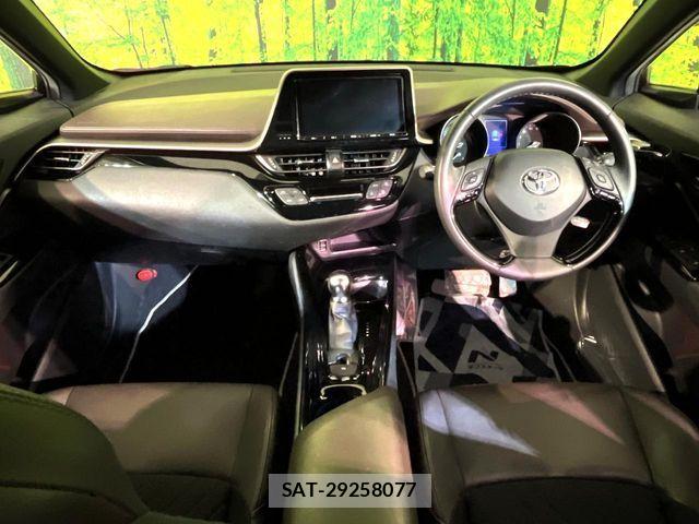 Toyota C-HR 2018-02 7271687-1