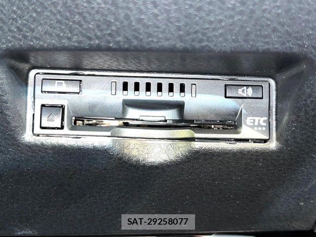 Toyota C-HR 2018-02 7271687-6