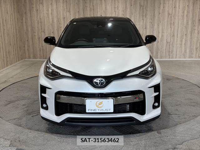 Toyota C-HR 2022-08 7271688-15