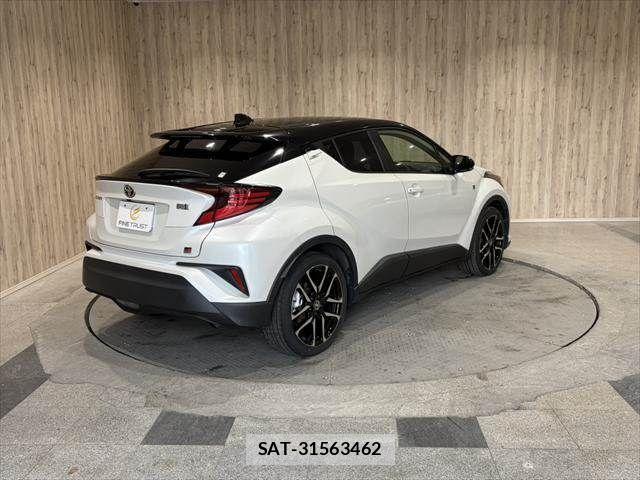 Toyota C-HR 2022-08 7271688-18