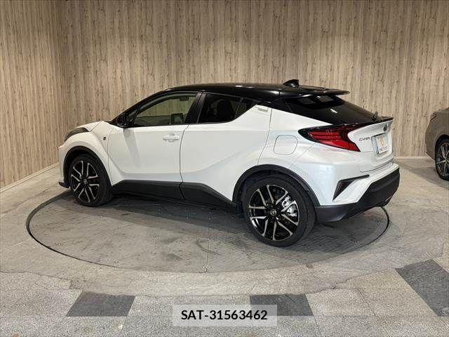 Toyota C-HR 2022-08 7271688-20