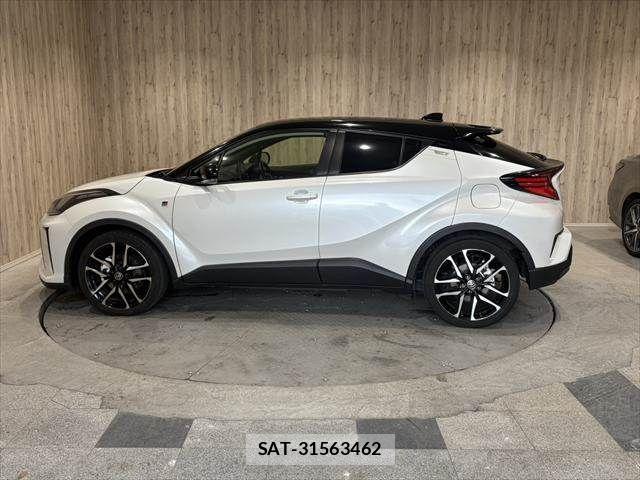 Toyota C-HR 2022-08 7271688-21