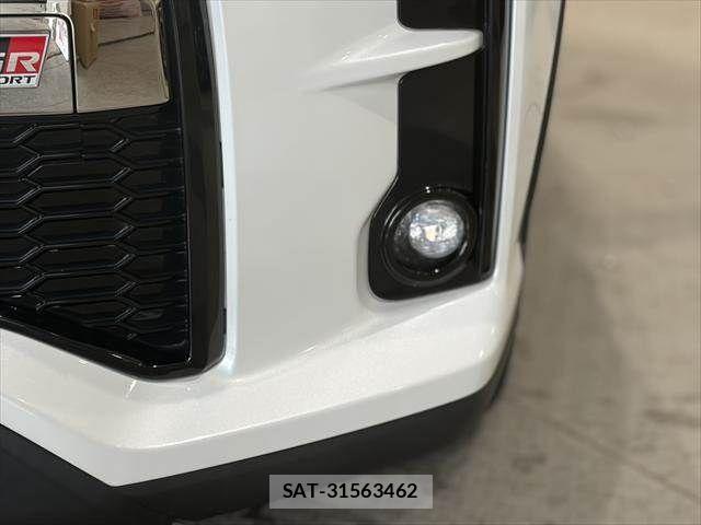 Toyota C-HR 2022-08 7271688-24