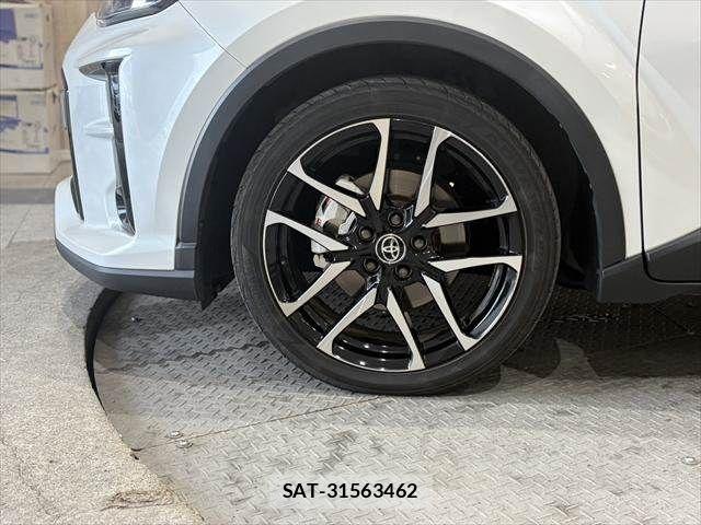 Toyota C-HR 2022-08 7271688-28