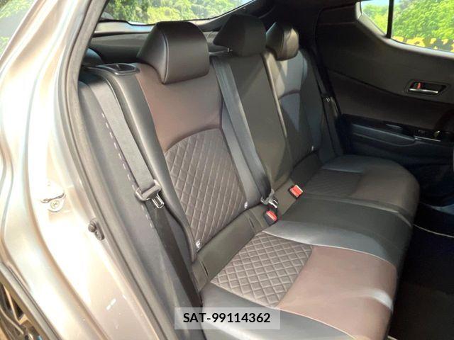 Toyota C-HR 2017-11 7326179-8