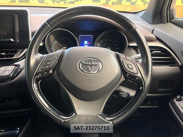 Toyota C-HR 2017-07 7326165-10