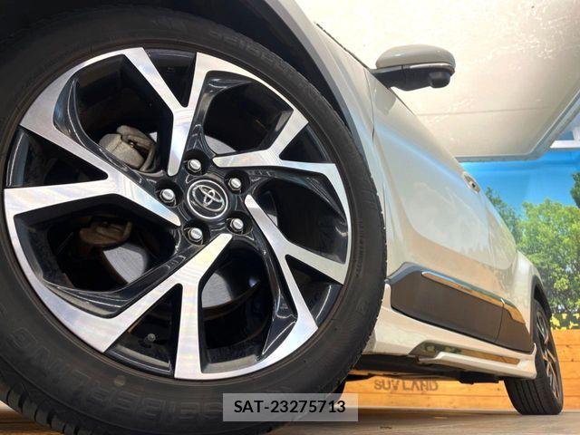 Toyota C-HR 2017-07 7326165-12
