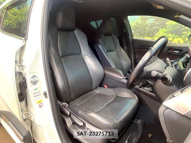 Toyota C-HR 2017-07 7326165-7