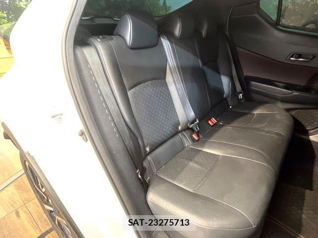 Toyota C-HR 2017-07 7326165-8