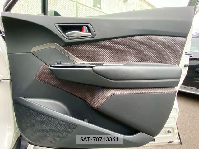 Toyota C-HR 2017-06 7326172-22