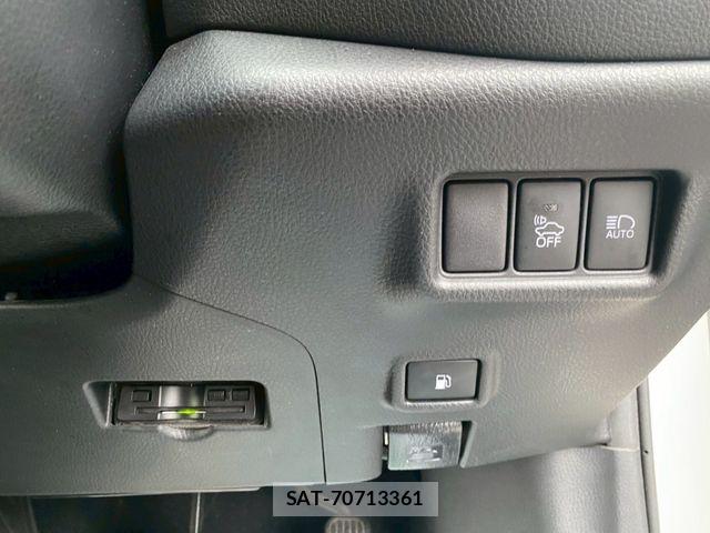 Toyota C-HR 2017-06 7326172-23