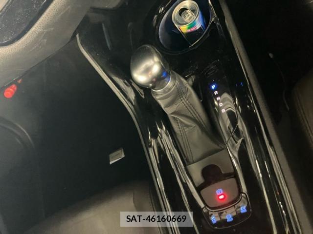 Toyota C-HR 2017-06 7326181-18