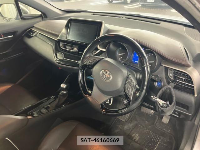 Toyota C-HR 2017-06 7326181-7