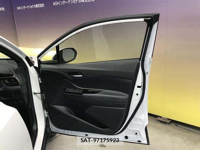 Toyota C-HR 2023-07 7326152-24