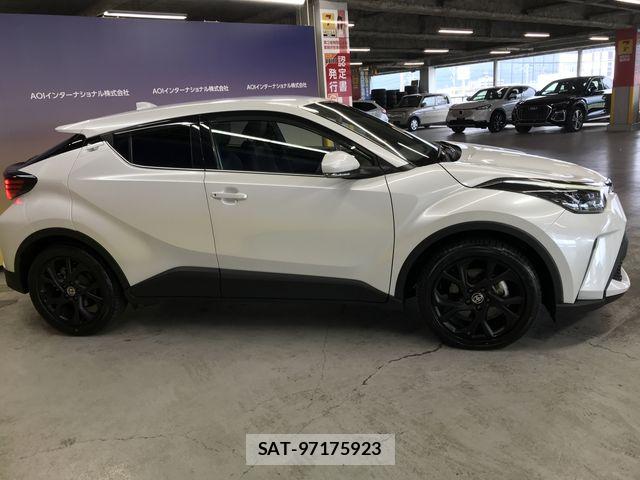 Toyota C-HR 2023-07 7326152-3