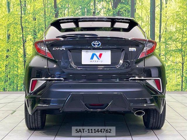 Toyota C-HR 2018-02 7326164-14