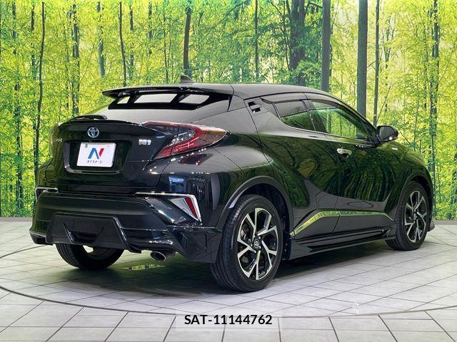 Toyota C-HR 2018-02 7326164-16