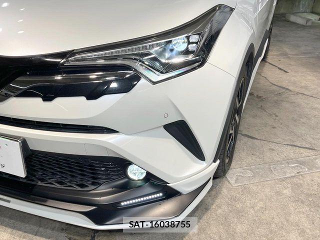 Toyota C-HR 2017-09 7326174-11