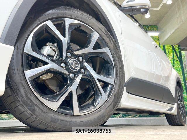 Toyota C-HR 2017-09 7326174-12