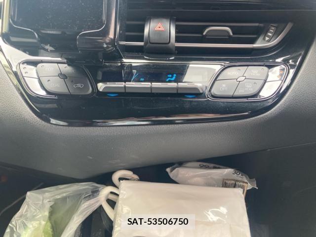 Toyota C-HR 2017-11 7326186-17