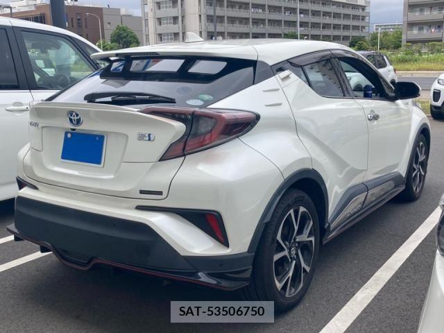 Toyota C-HR 2017-11 7326186-1