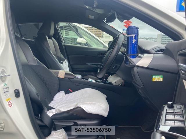 Toyota C-HR 2017-11 7326186-8