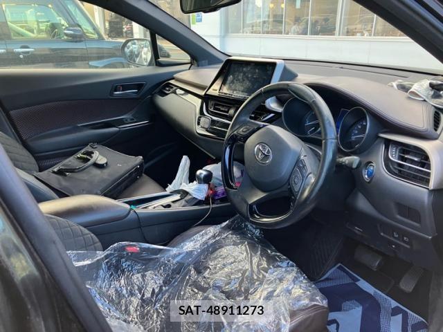 Toyota C-HR 2017-06 7326184-9