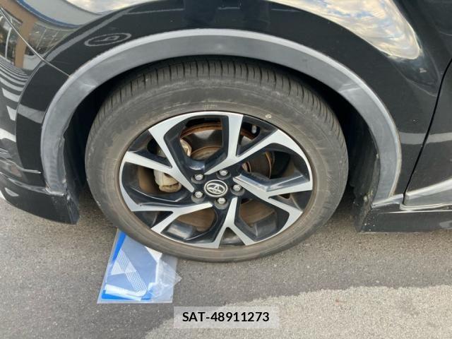 Toyota C-HR 2017-06 7326184-5