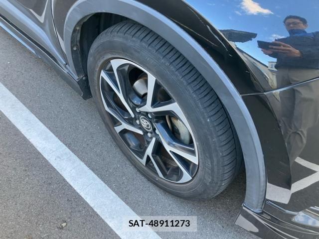 Toyota C-HR 2017-06 7326184-6