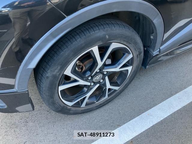 Toyota C-HR 2017-06 7326184-7