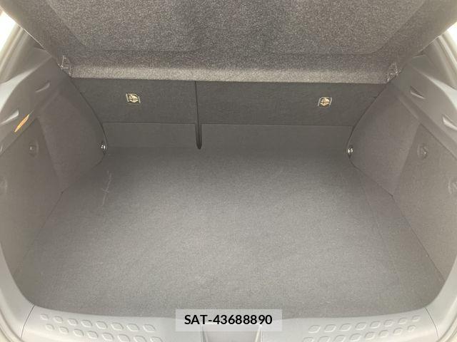 Toyota C-HR 2019-11 7326159-10