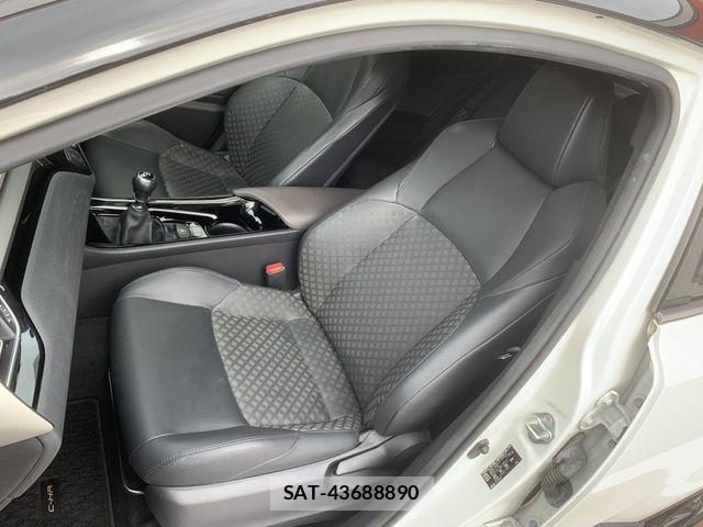 Toyota C-HR 2019-11 7326159-12