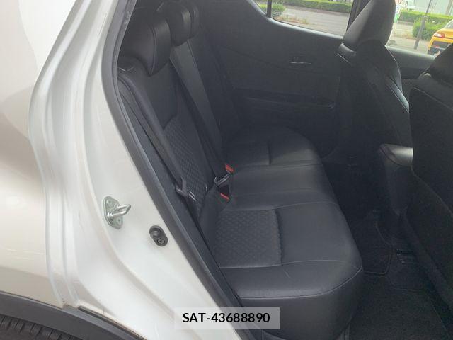 Toyota C-HR 2019-11 7326159-13