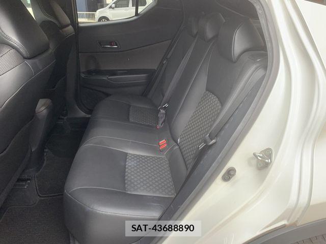 Toyota C-HR 2019-11 7326159-14