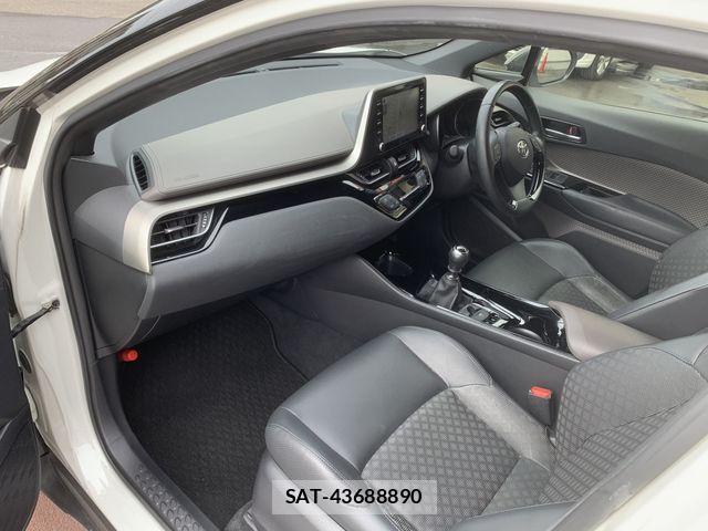 Toyota C-HR 2019-11 7326159-15
