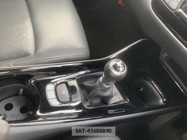 Toyota C-HR 2019-11 7326159-23