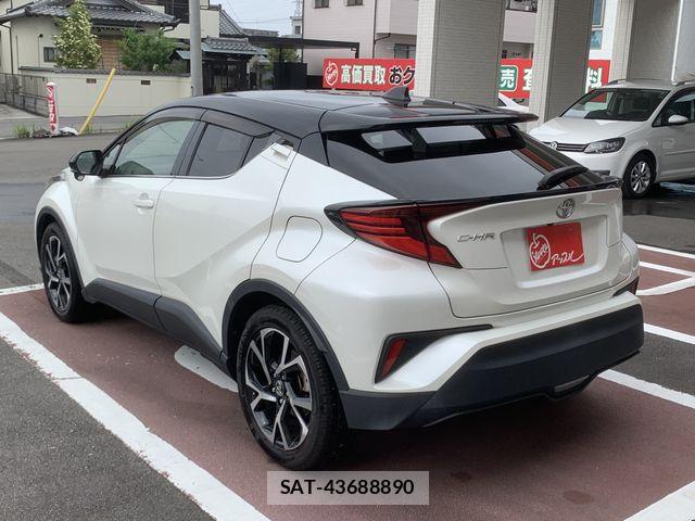 Toyota C-HR 2019-11 7326159-8