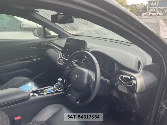 Toyota C-HR 2023-04 7326150-9
