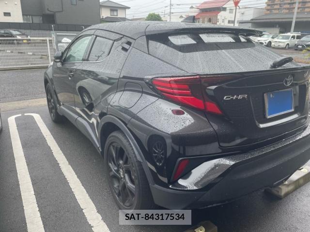 Toyota C-HR 2023-04 7326150-4