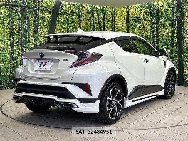 Toyota C-HR 2018-06 7326158-16