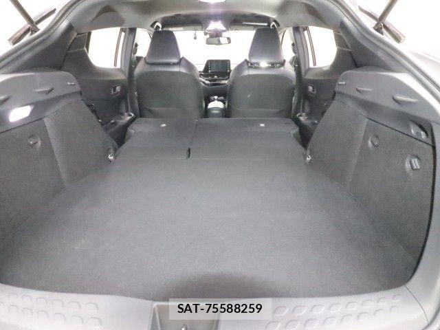 Toyota C-HR 2021-08 7326157-11