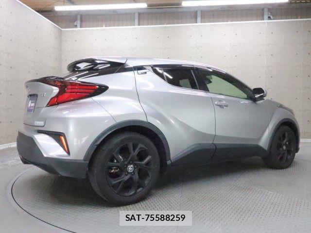 Toyota C-HR 2021-08 7326157-1