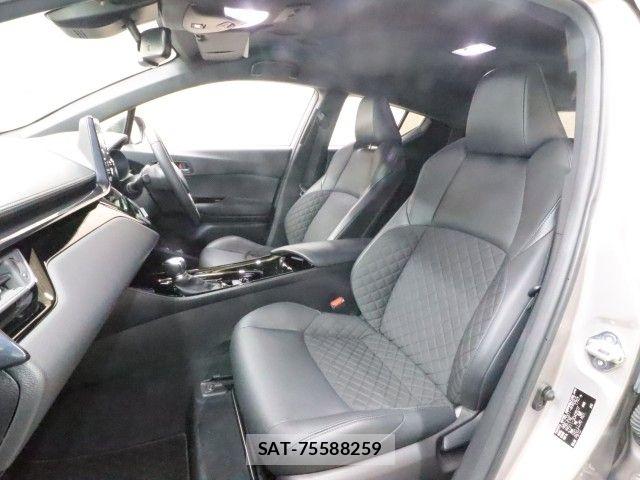 Toyota C-HR 2021-08 7326157-6