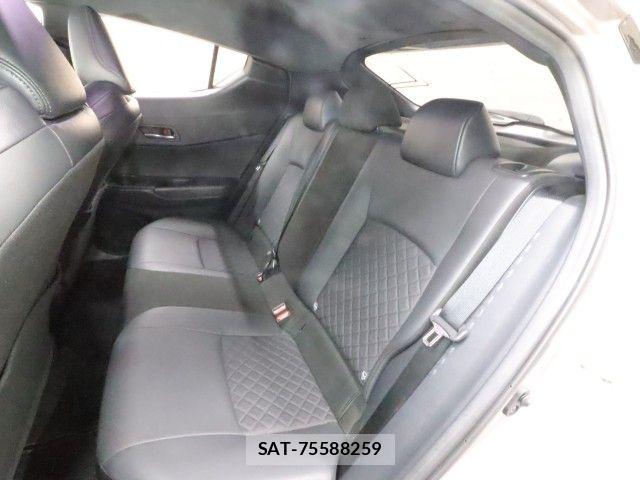 Toyota C-HR 2021-08 7326157-7